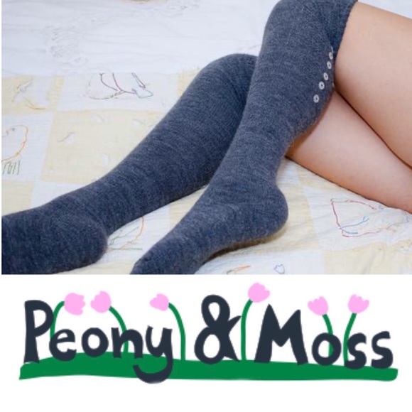 Peony and Moss Accessories - Grey Alpaca Leaves Thigh High Socks